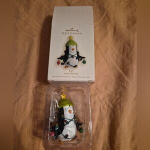 2007 Tip South Pole Pals Hallmark Keepsake Christmas Tree Ornament